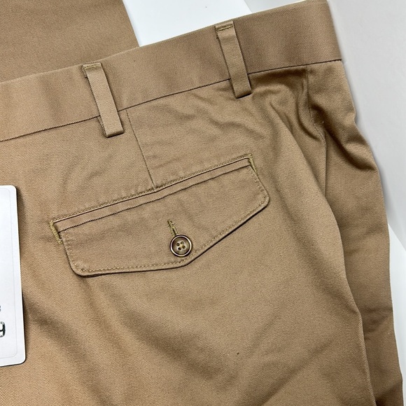 L. L. Bean Comfort Waist. 40x 30 - Picture 3 of 6